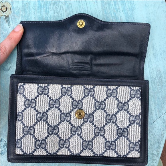 Vintage Gucci mini clutch. - Picture 3 of 6